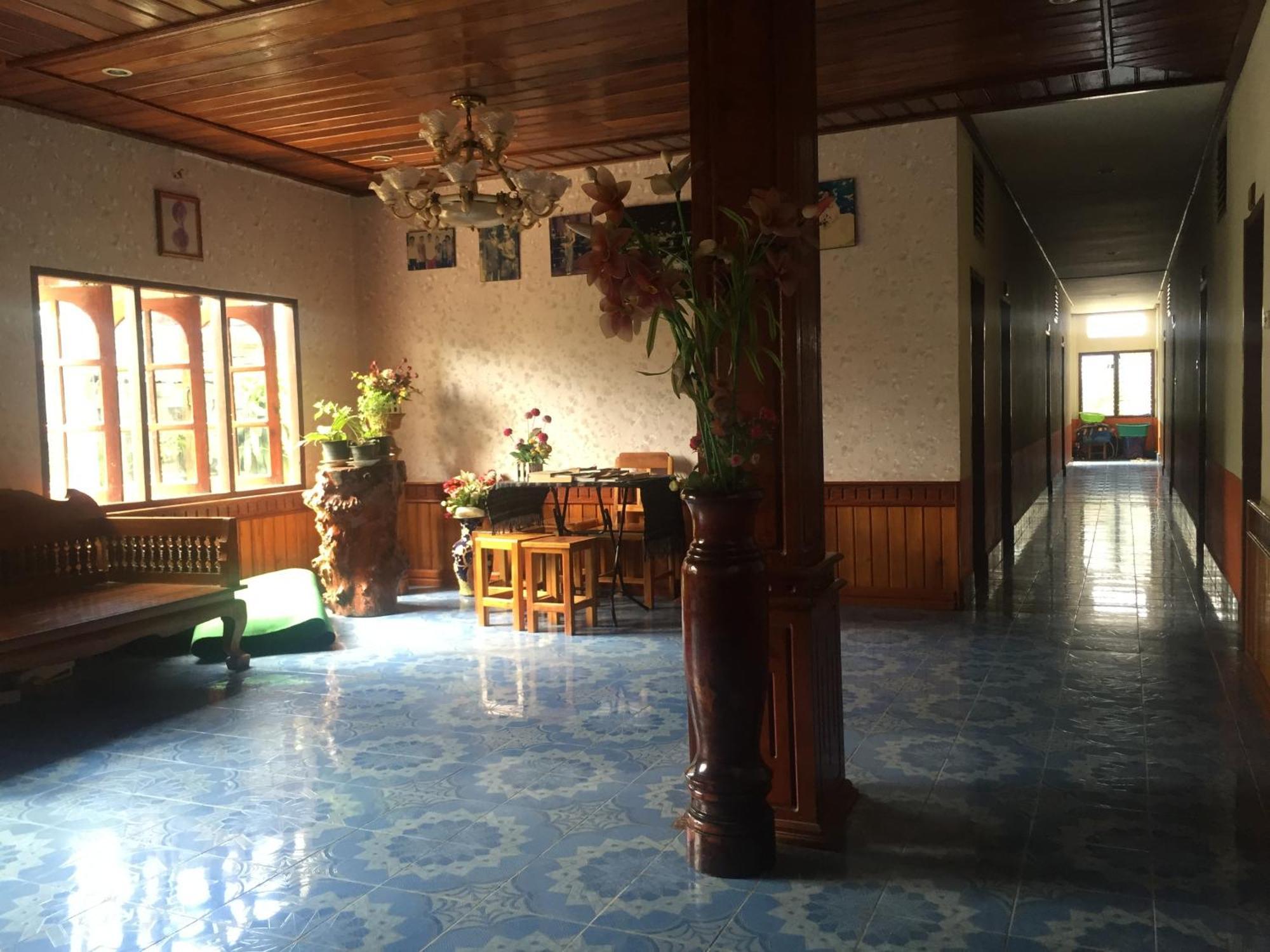 Oudomphone Guesthouse 2 Бан Хоуейсай Екстериор снимка